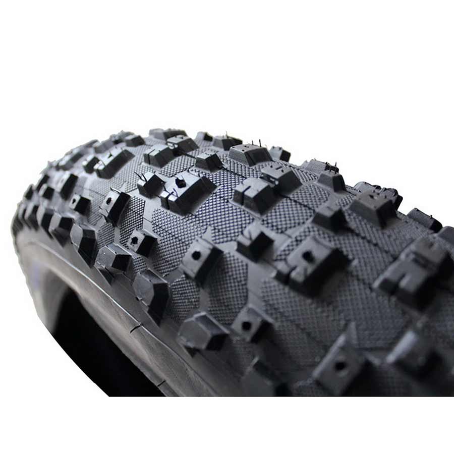 Vee Rubber, Snowshoe XL Studded, Tire, 26''x4.80, Folding, Clincher, Silica, 120TPI, Black