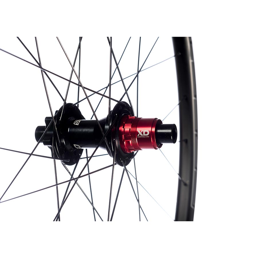 Stans No Tubes, Crest CB7, Wheel, Front, 29'' / 622, Holes: 28, 15mm TA, 110mm Boost, Disc IS 6-bolt